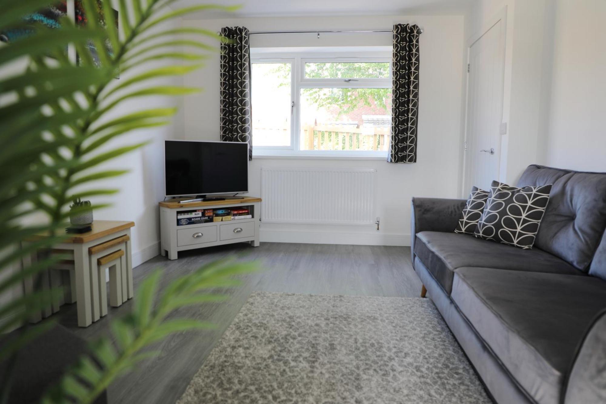 Modern, Two Double Bedroom House With Free Parking Chepstow Ngoại thất bức ảnh